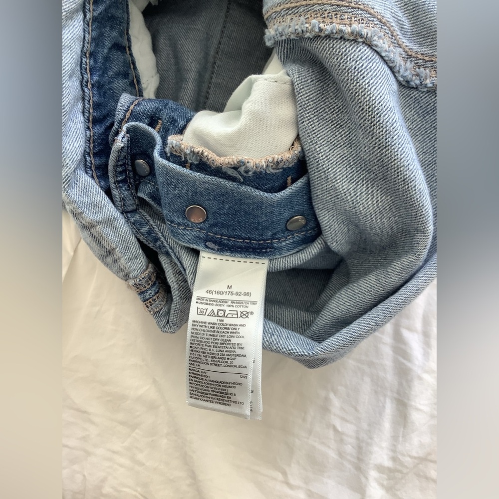Gap Denim shorts overall - “slouchy shorta”  in medium wash - 100% cotton - Picture 6 of 7